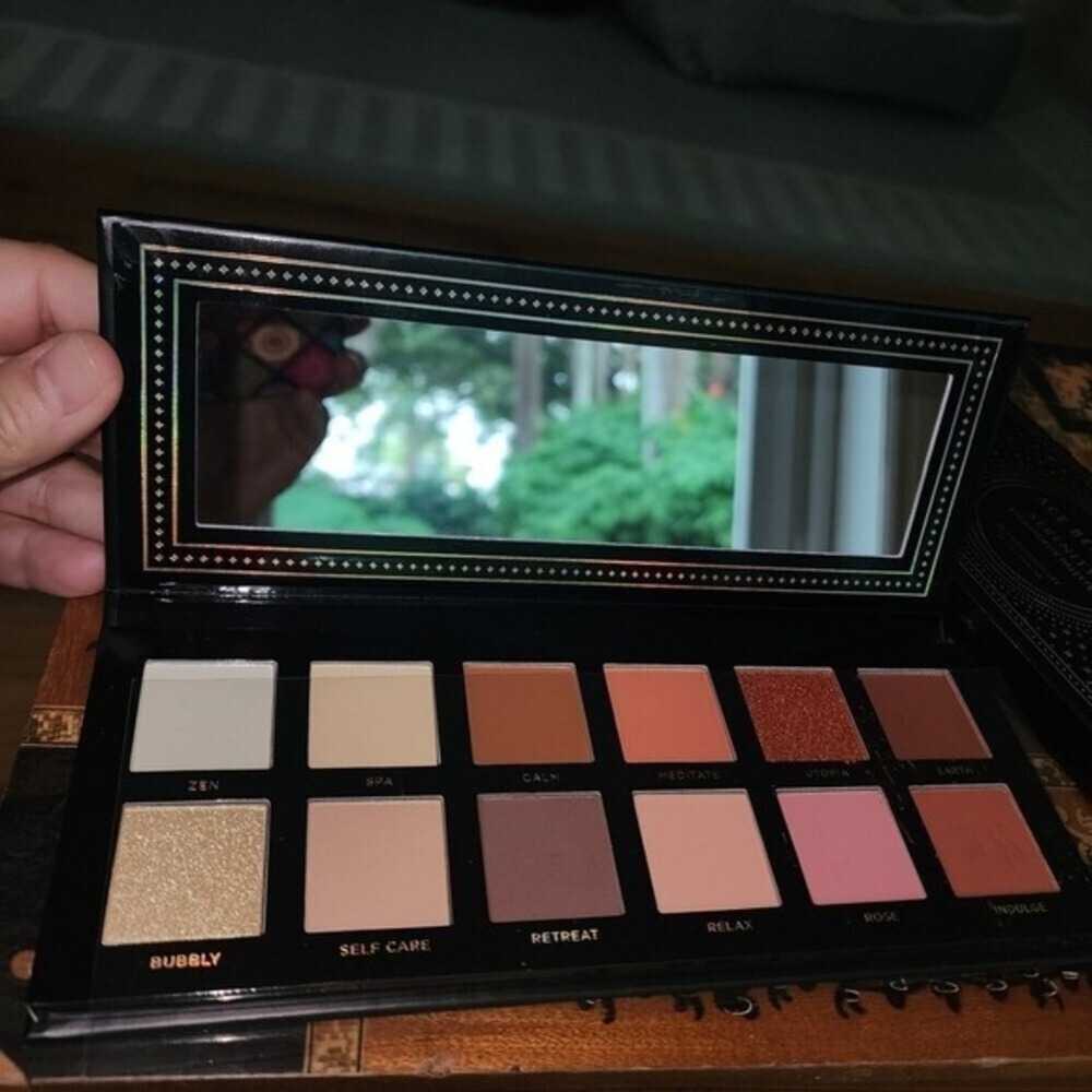 Ace Beaute Serenity Eyeshadow Palette 12 Shades Matte Shimmer New